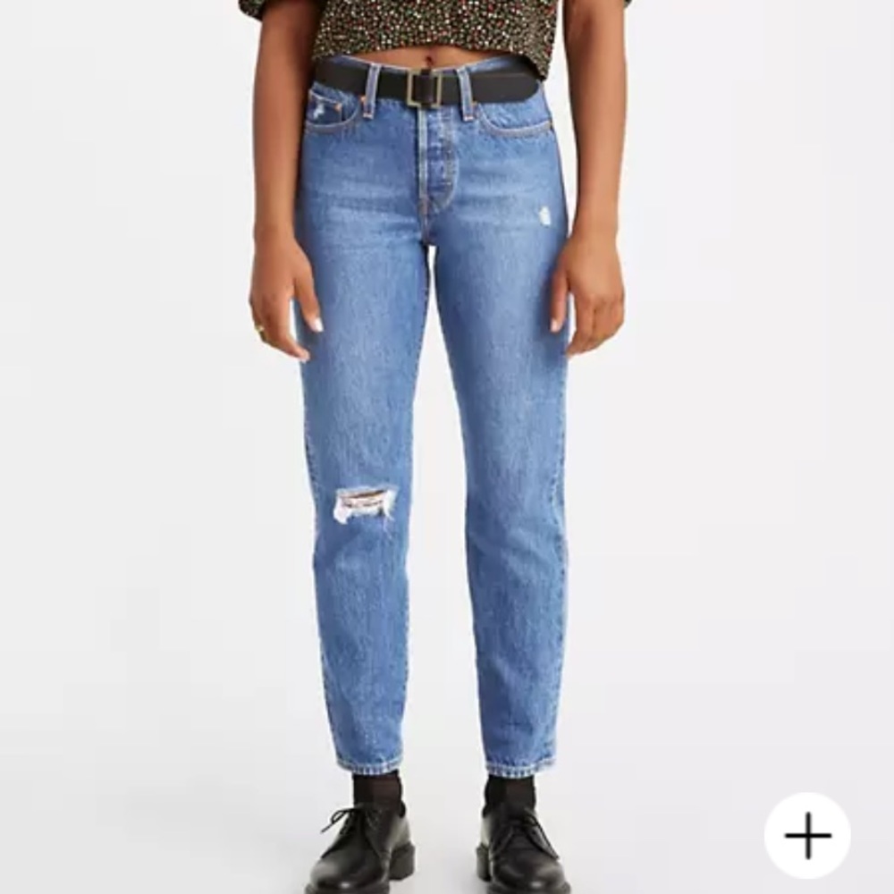 Levi’s Boyfriend Fit Jeans - Picture 1 of 11